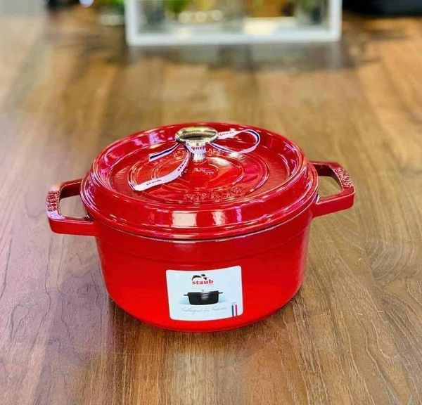 Nồi gang đúc Staub Cocotte Ronde (Màu Đỏ) 20 cm